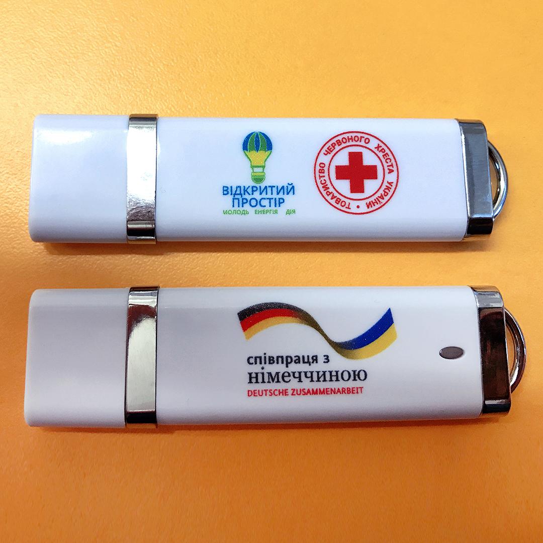Пластиковая флешка ТОП USB 2.0 с вашим логотипом 8 Gb Пластиковая флешка ТОП USB 2.0 с вашим логотипом 8 Gb Фото 3